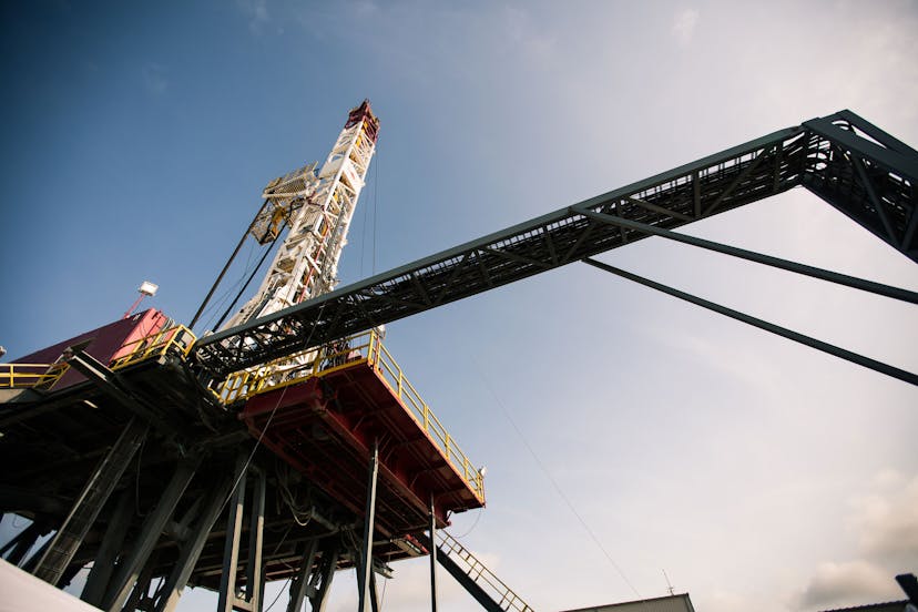 Angle image of the rig in Navasota, from the bottom up