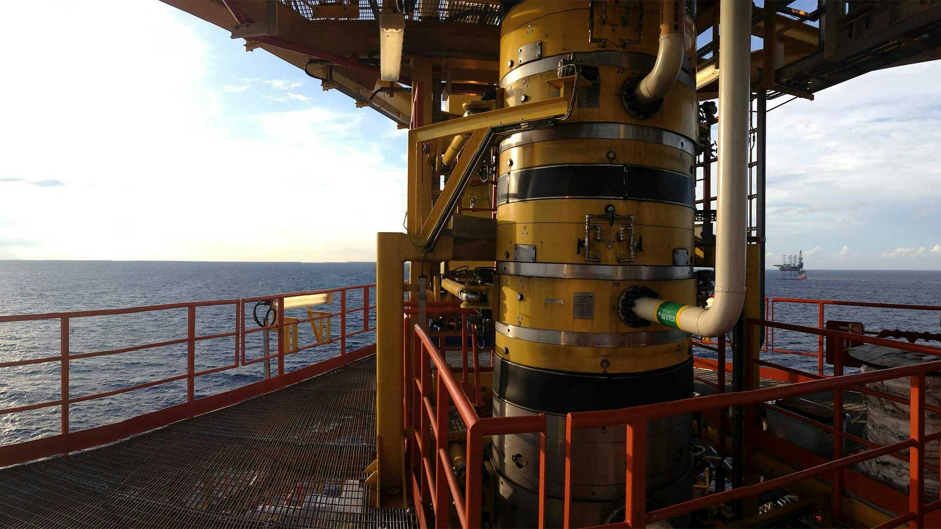 An APL tool on a rig ship at sea