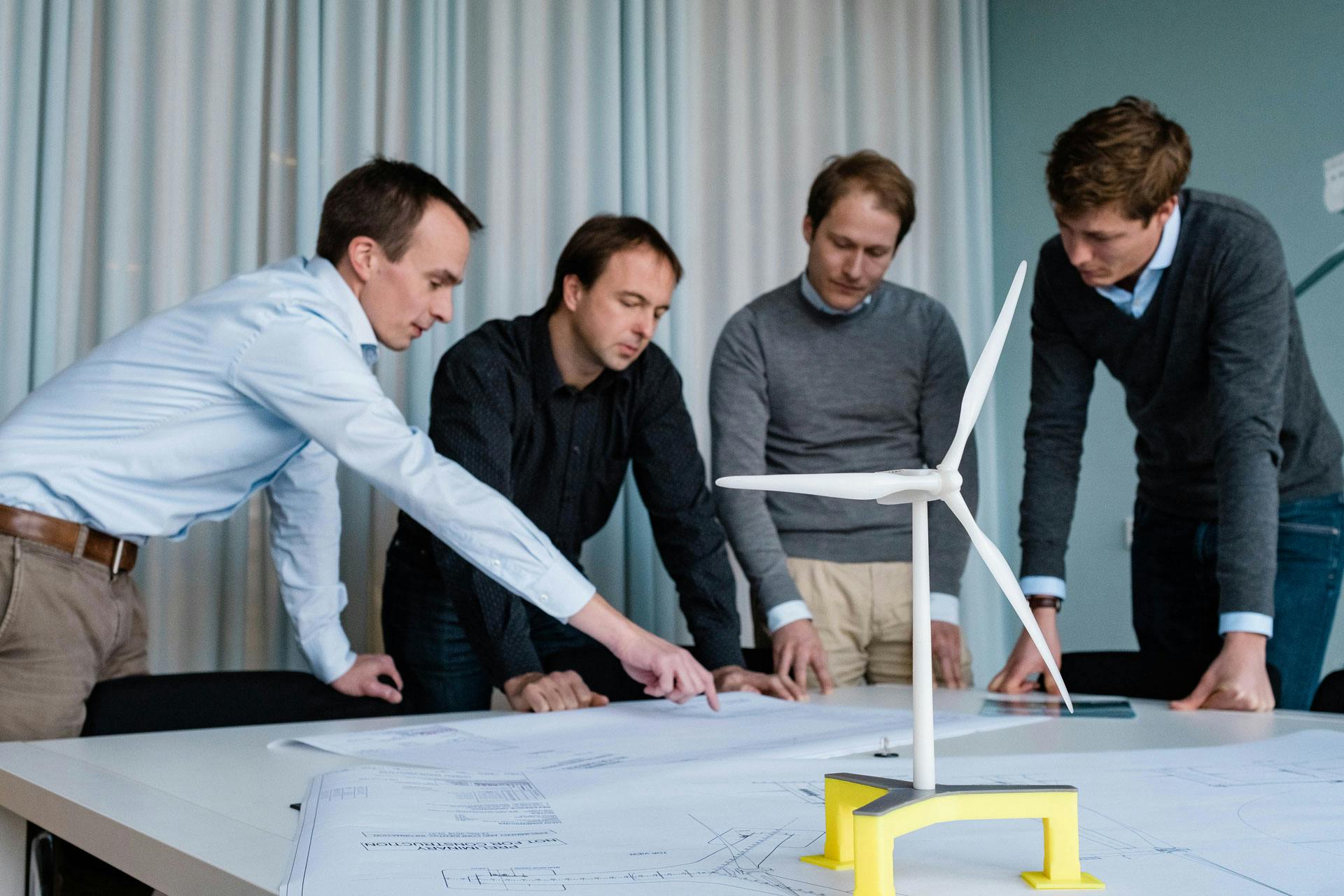 GustoMSC engineers with floating wind model