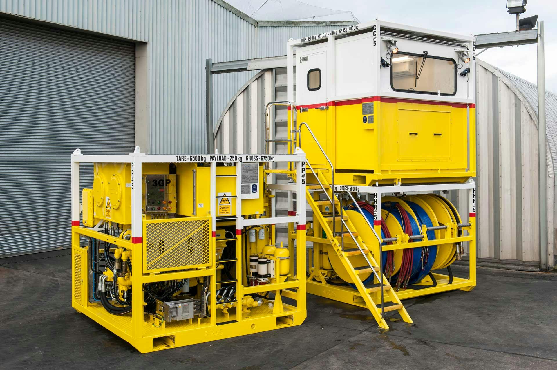 Skid-mounted modular compact Coiled Tubing Unit